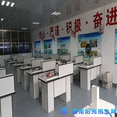 洞口工贸职业技术学校2022年招生办联系电话及计算机软件开发与维修专业介绍